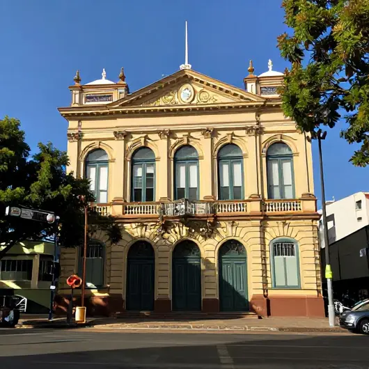 Descubra o Theatro 4 de Setembro